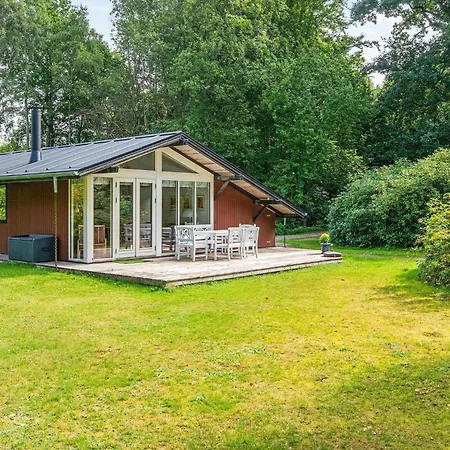 펜션 Tranquil Lakeside Retreat In Ry-by Traum *
