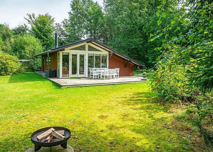 Tranquil Lakeside Retreat In Ry-by Traum بيت للعطل