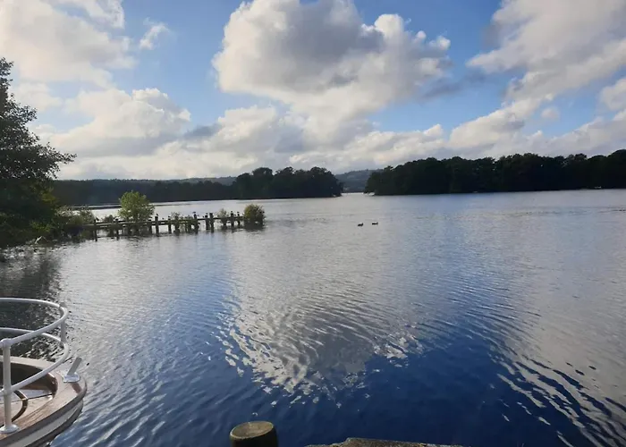 Tranquil Lakeside Retreat In Ry-by Traum Holiday home *